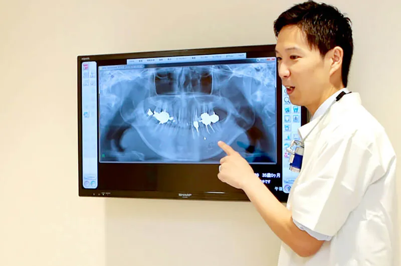 全チェアにモニターを設置